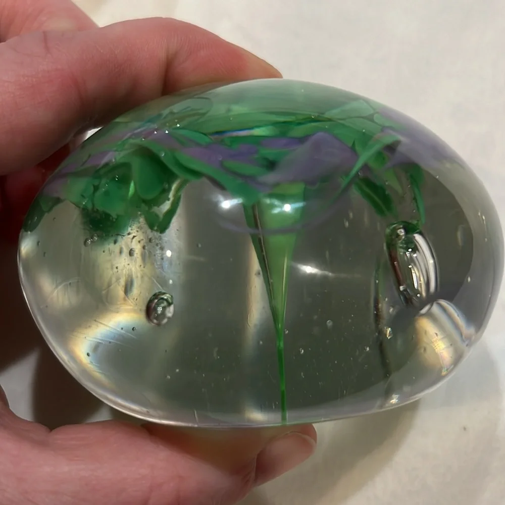 Set of three glass paperweights with floral design - Picture 9 of 10